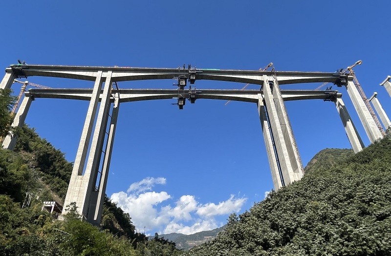 ���¸�����ե�Ӵ����ҷ�13���ձ߿�����ν���ʵ��